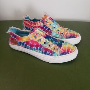 Blowfish Malibu Womans Colorful Rainbow Tie-Dye Slipon Sneakers 6.5